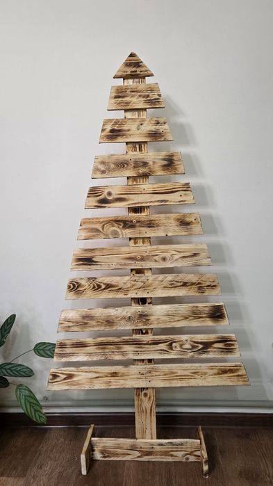 Новогодняя ёлка из дерева
