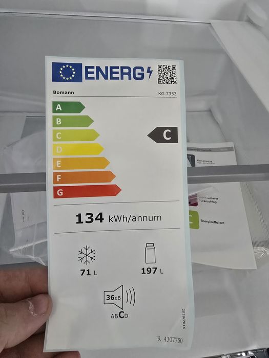 Нов комбиниран хладилник с фризер Bomann KG 7353 черен
