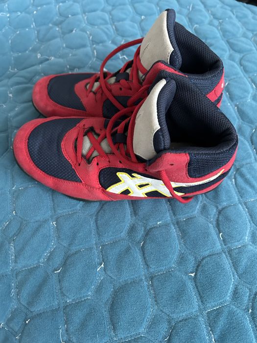 Продаю новые борцовки 35 размер