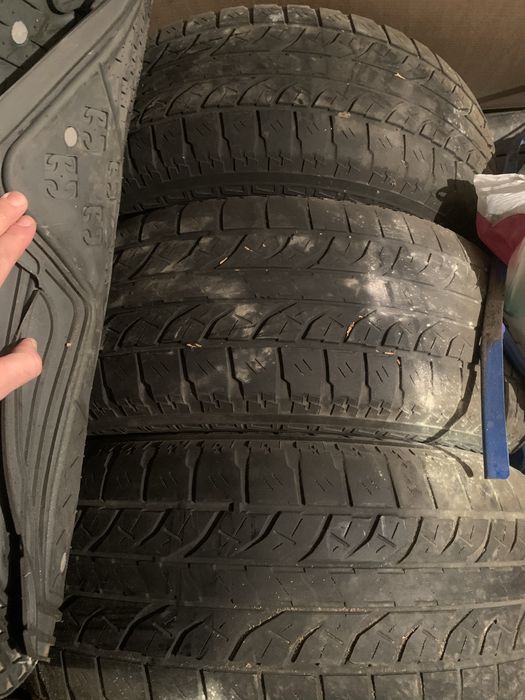 Продам шины Актобе на ланд крузер 200