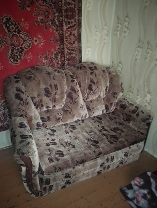 Диванчик. Отдам.Б/у.