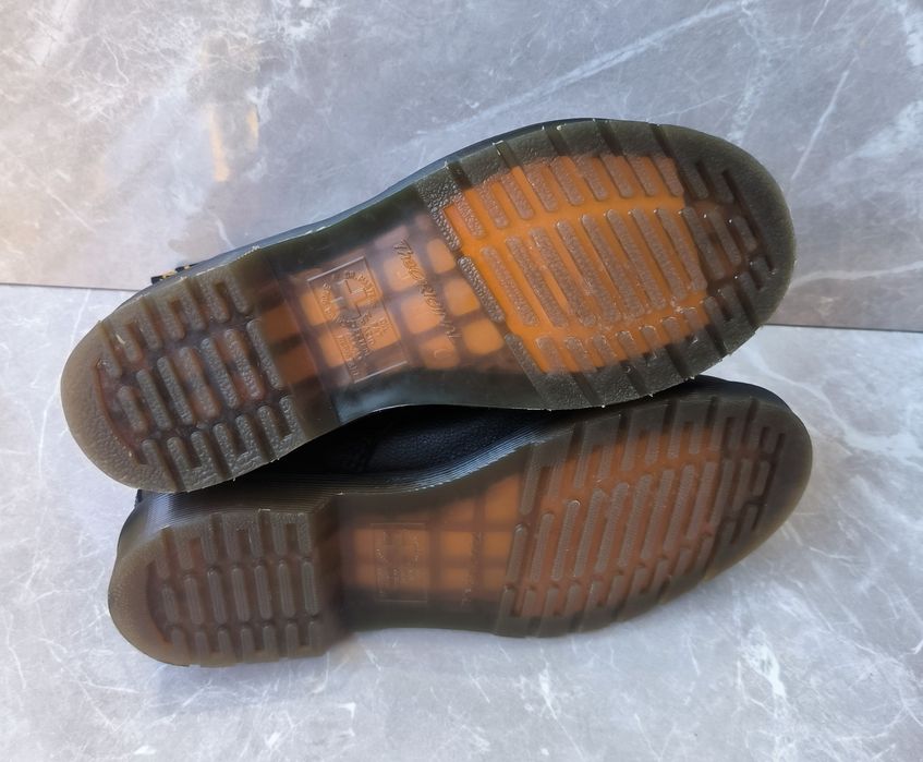 Dr. Martens номер 40