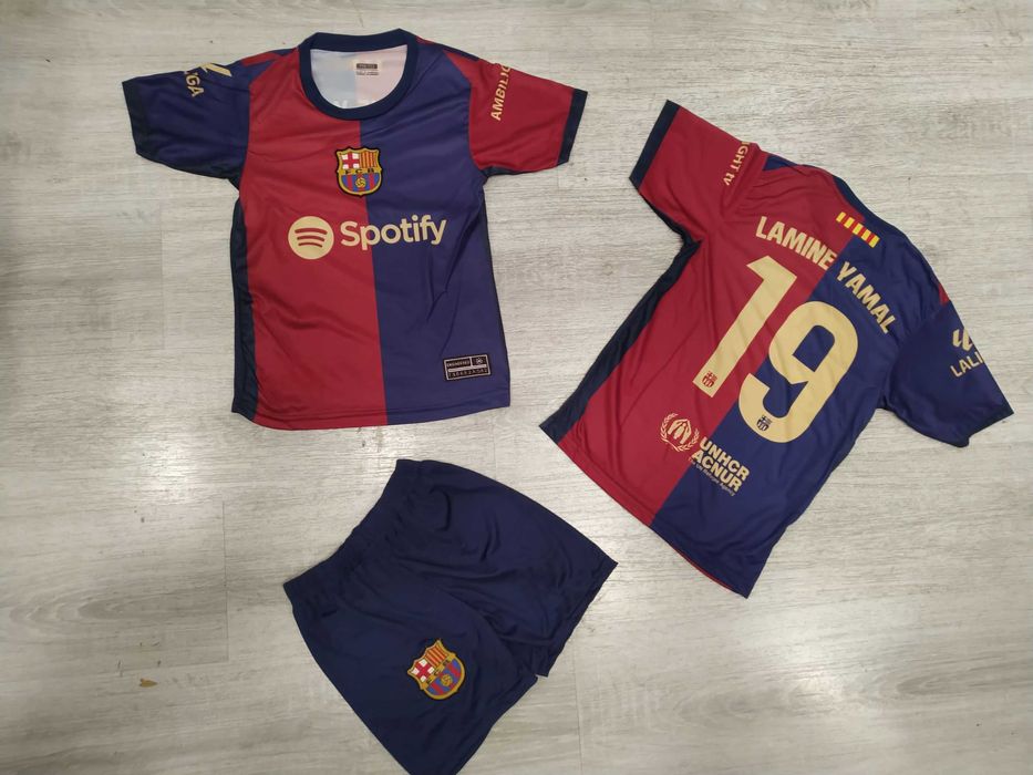 LAMIN YAMAL 19 Детски Екип с калци и шапка Барселона Сезон  2025 деца