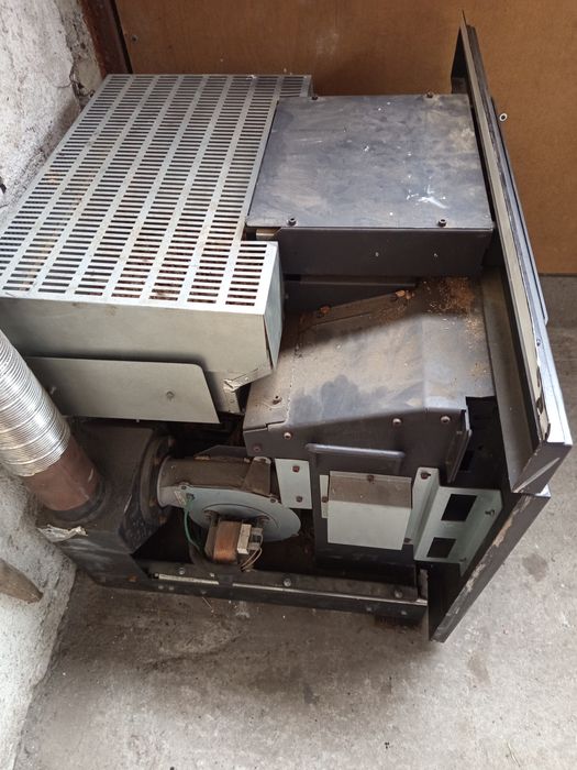 Пелетна камина Италия. Кюнец ф80