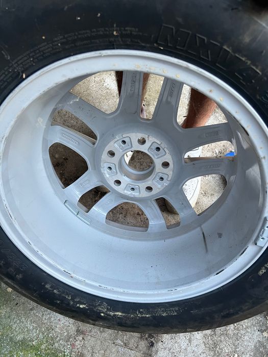 Резервна джата с гума за БМВ