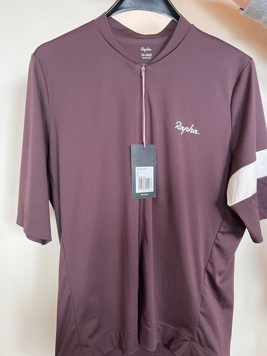 Продавам оригинално ново вело джърси за колоездене - Rapha. Core Jersey, размер 3XL, лилав цвят.
