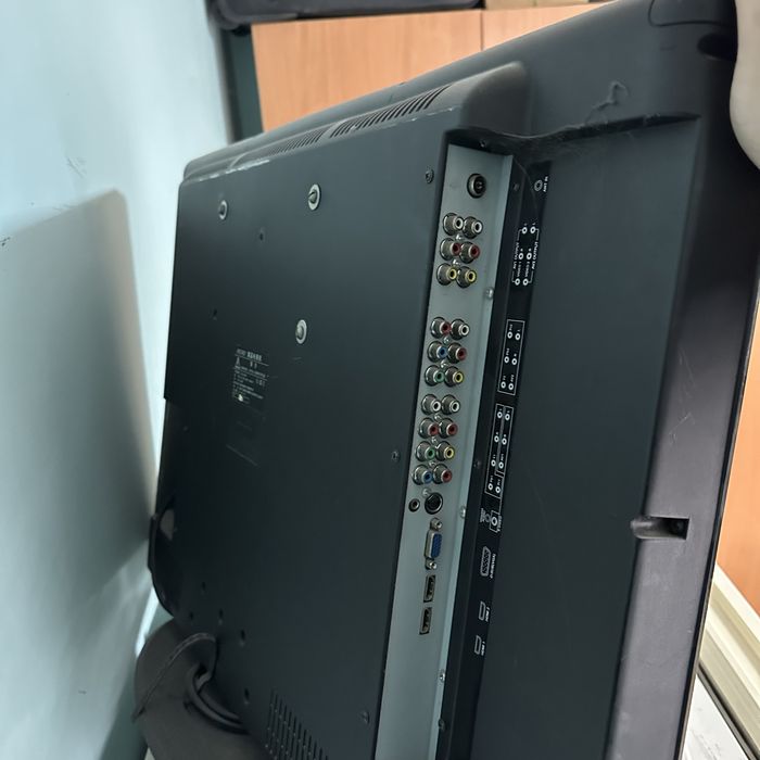 Телевизор Akura б/у