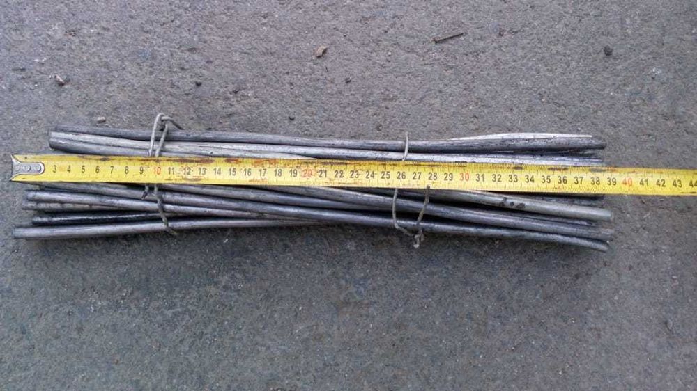 олово  в прутьями для пайки