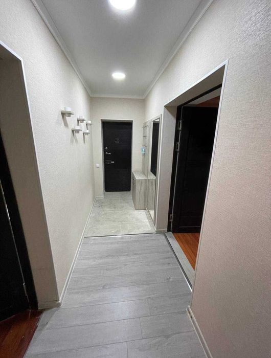 Ц 7 {4*3/2/4} 97м²Ориентир:Полеклиника Продаётся Квартира