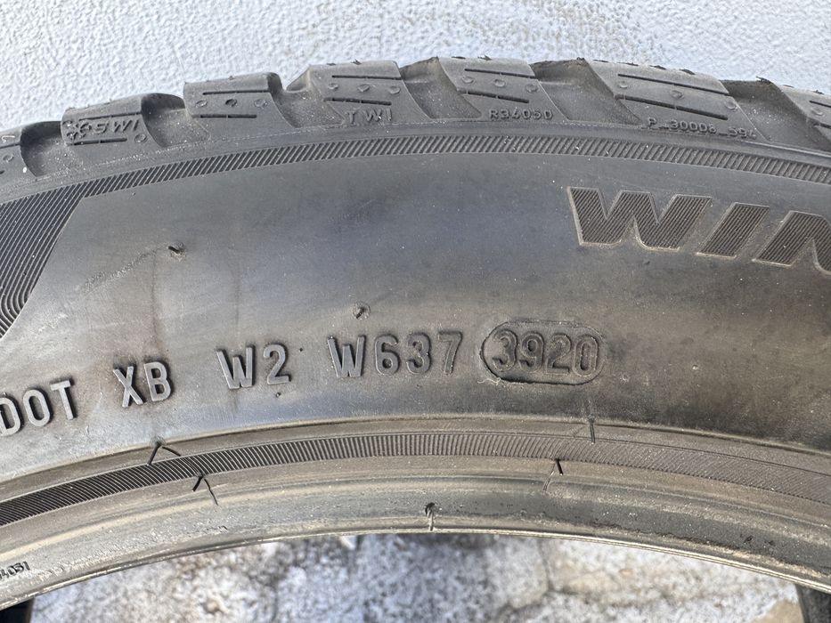 Зимни гуми 245/45/19 PIRELLI SOTTOZERO 3