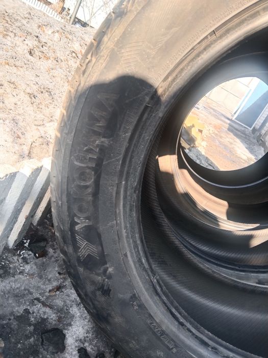 Продам шины стояли на крузаке 200