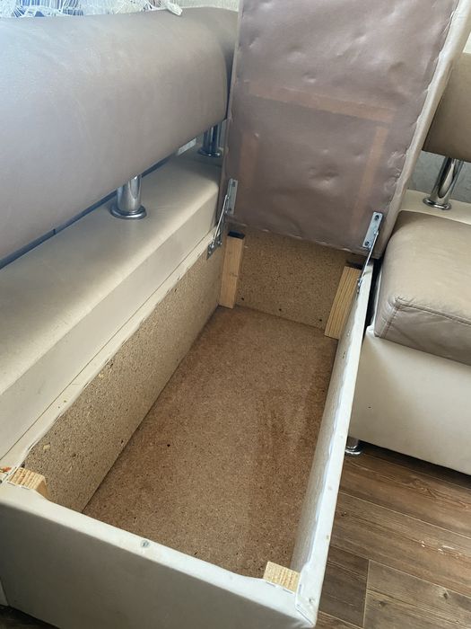 Продам кухонный угловой диванчик