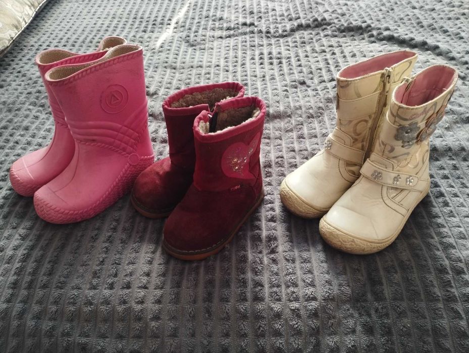 Сапожки разные на девочку 1-3 года