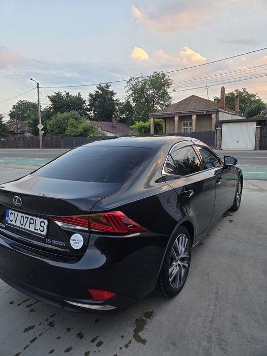 LEXUS IS 2019 — imagine 4