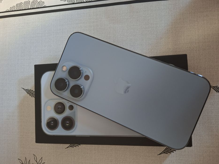 Продаётся IPhone 13 pro в идеальном состоянии ёмкость 84%.
