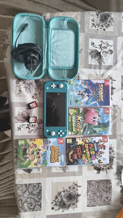 Nintendo Switch LITE + 128 gb Micro SD карта и 6 игри