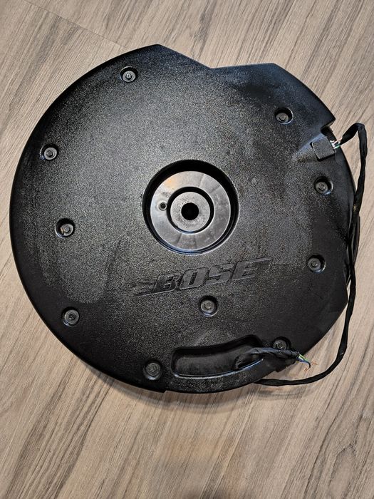 Субуфер и тонколони.Работят перфектно.