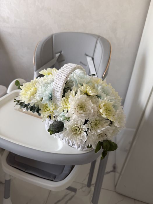 Цветы вчера купили