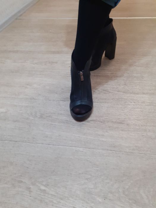 Продам женские туфли