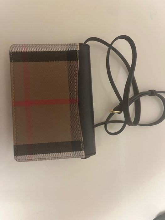 Продам сумочку burberry