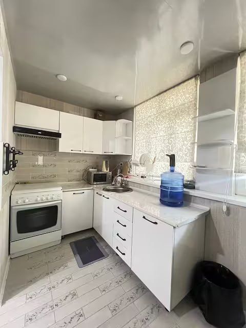 Yakkasaroy tumanida kvartira beriladi bezmakler