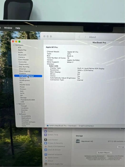 MacBook Pro 16" M1 Pro (32GB RAM / 512GB SSD)