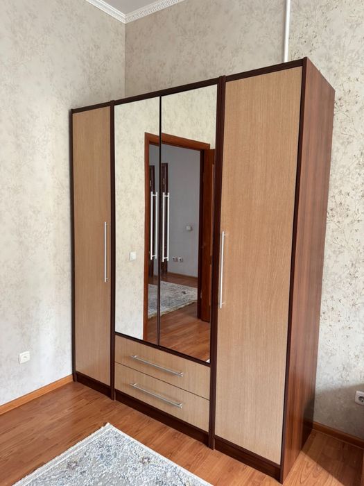 Продам спальный гарнитур