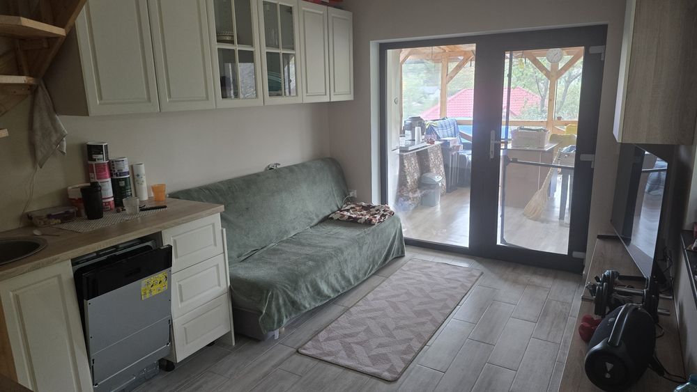 Închiriez casa rediu