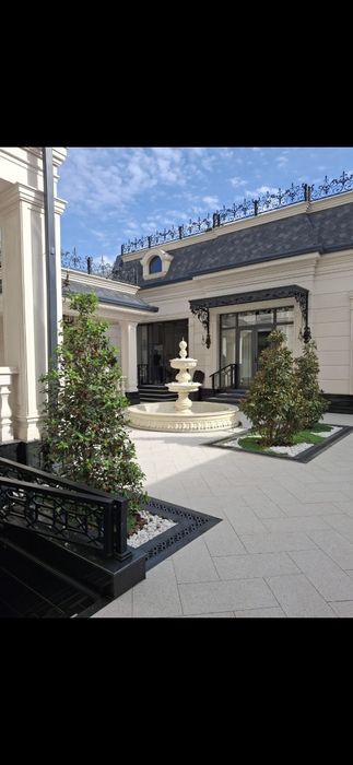 Fontan . Фонтан .