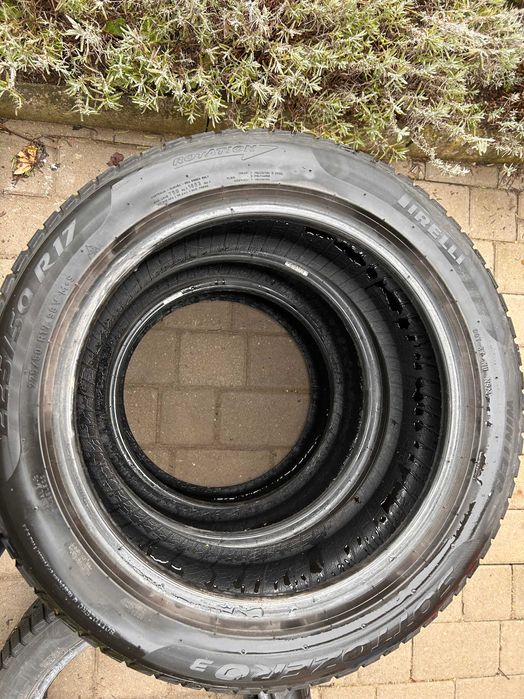 Vand 4 anvelope iarna Pirelli Sottozero 225/50 R17 98V