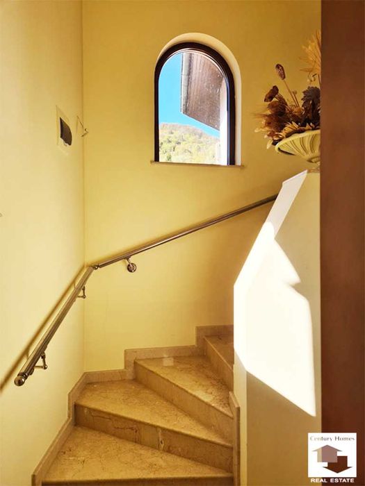 185036 Масивна къща, с двоен гараж и басейн, в Тетевенски Балкан