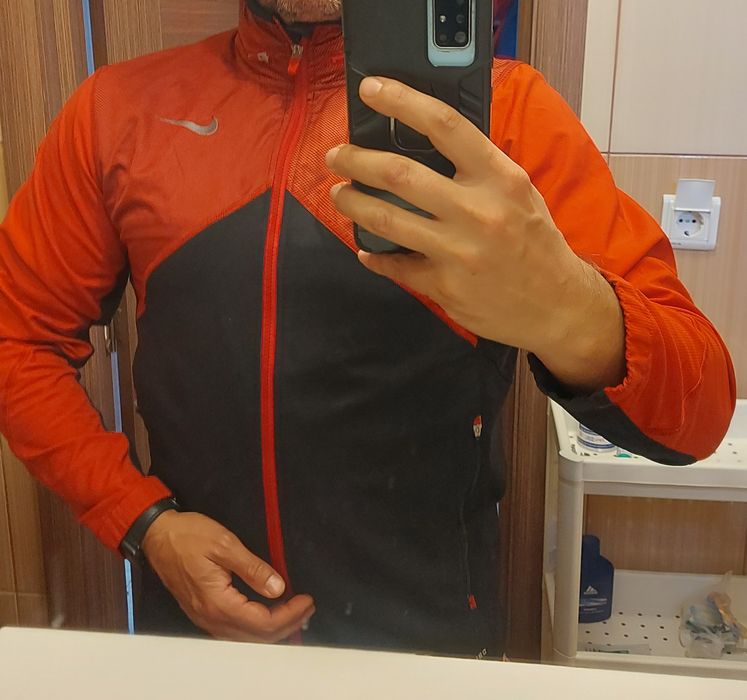 Bluză  de alergare Nike originală!