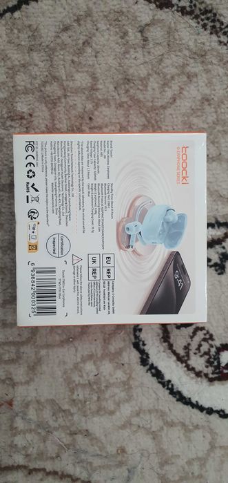 Продаются блютус наушник 5.3 поколе.играют 35 час привезеные из кореи.