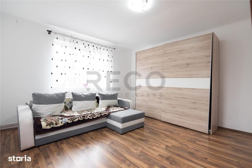 RECO Casa cu 4 camere in Burzuc