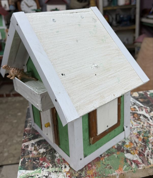 Скворечник в виде дома