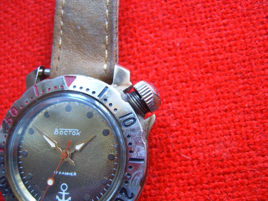 Стари мъжки ръчни часовници Восток Командирски СССР ера !