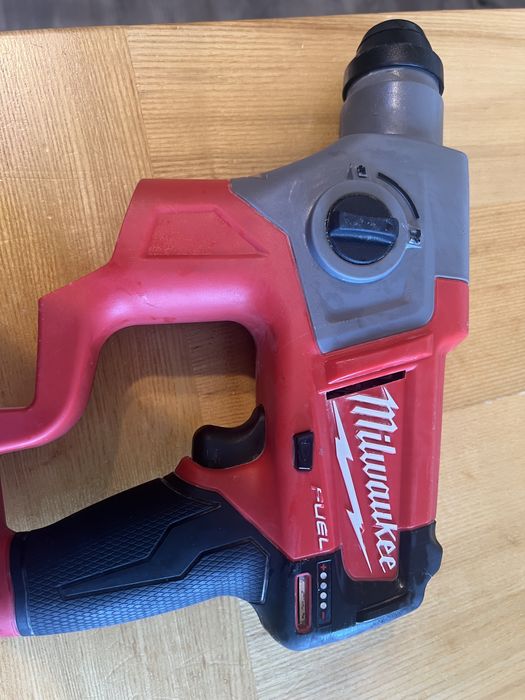 Rotopercutor m12 milwaukee