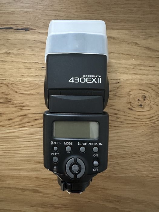 Светкавица Canon Speedlite 430EX II