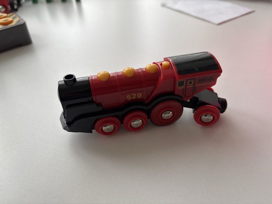 Паровозик Brio красный локомотив