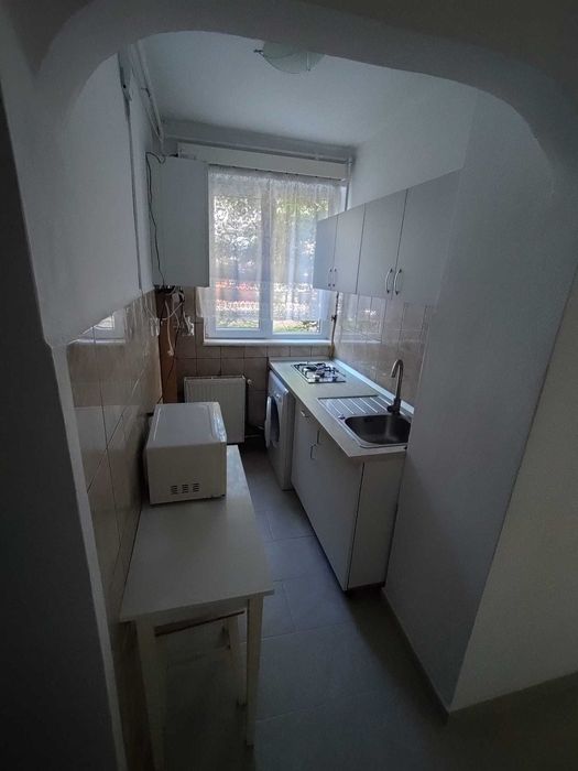 Inchiriez apartament