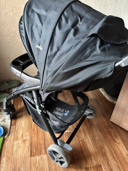 Коляска Joie в отличном состоянии!