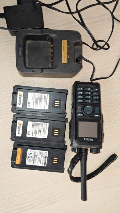 Statie radio portabila UHF Hytera PD 785i