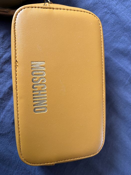 Несесери Moschino оригинални