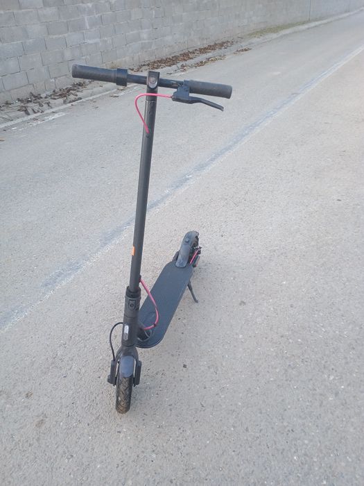 Vând trotineta electrica Xiaomi
