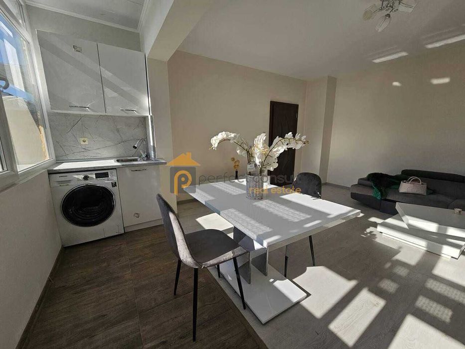 Продава се Двустаен апартамент в Пловдив, Христо Смирненски - 43 кв.м за 1954 €/кв.м - Снимка #3