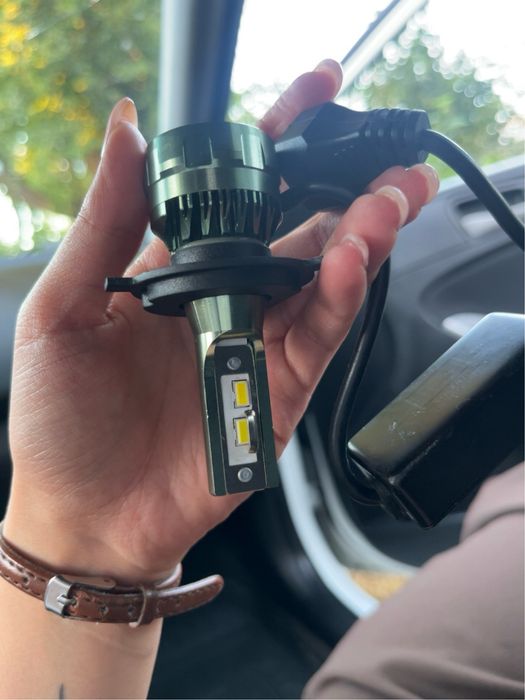 LED лампа для автомобиля H4 (6000K)