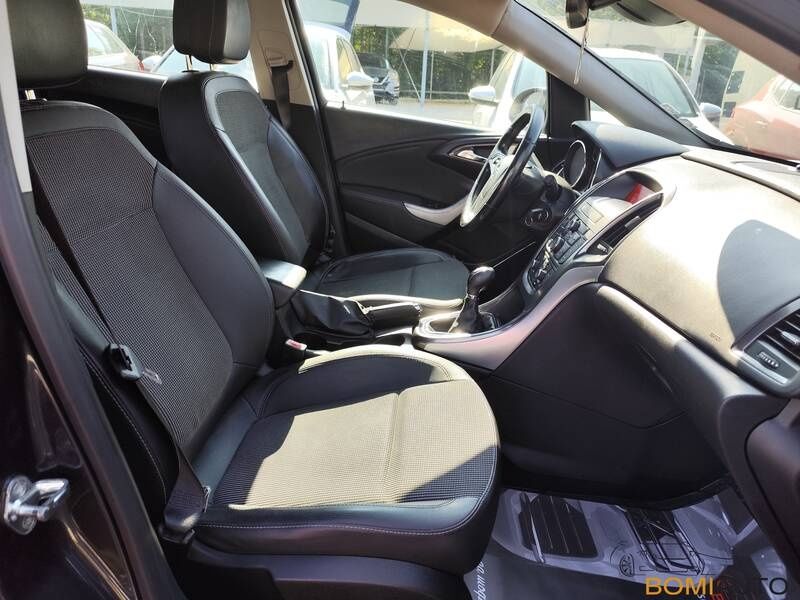 Отличен - Opel Astra Sports Tourer 1.7 Ръчна