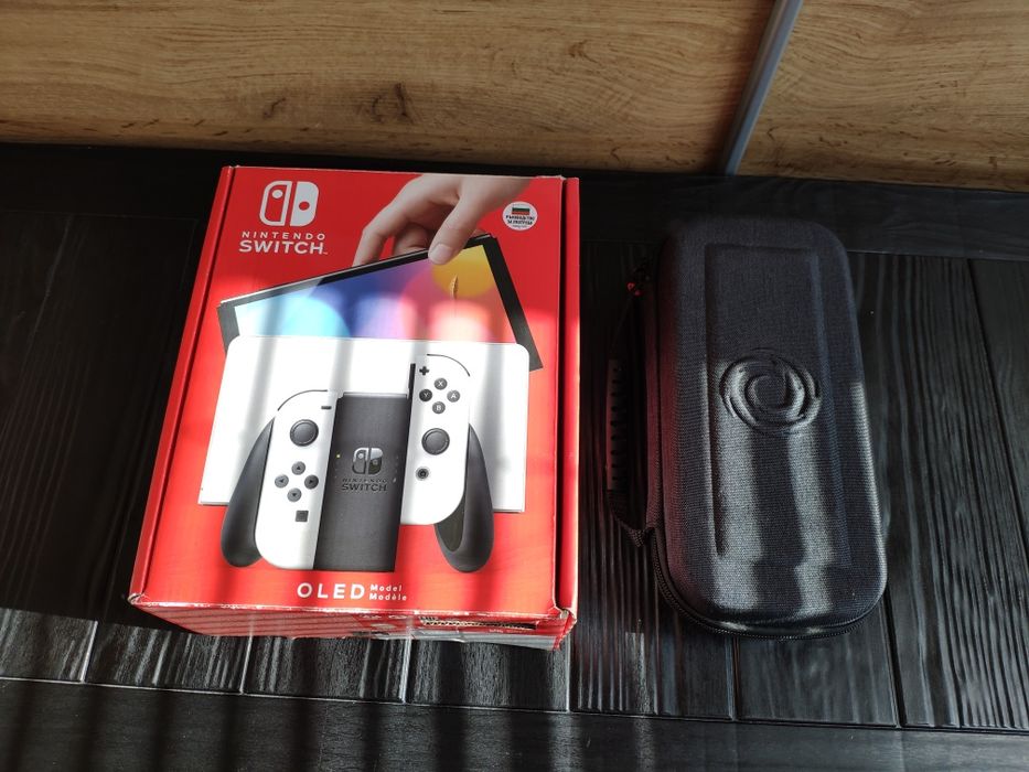 Конзола Nintendo Switch OLED
Цени :
Rabidds - 40 лв.
Spyro - 50 лв. 
T