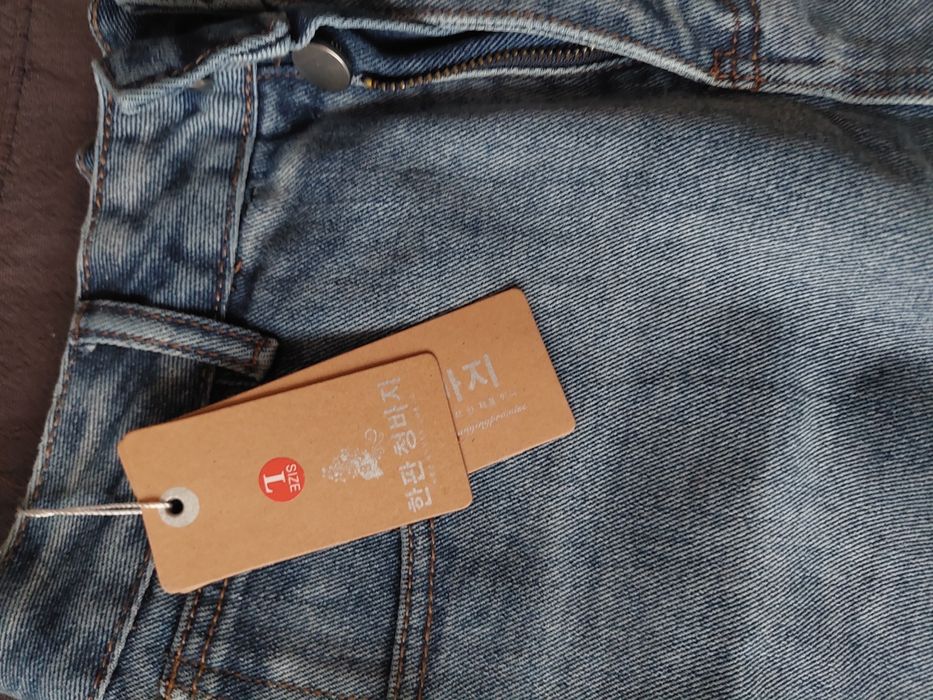 Продам джинсы новые