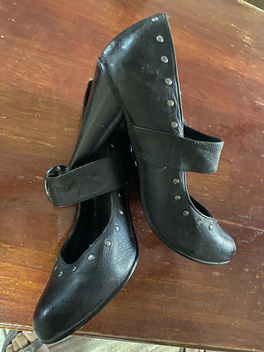 Pantofi de piele